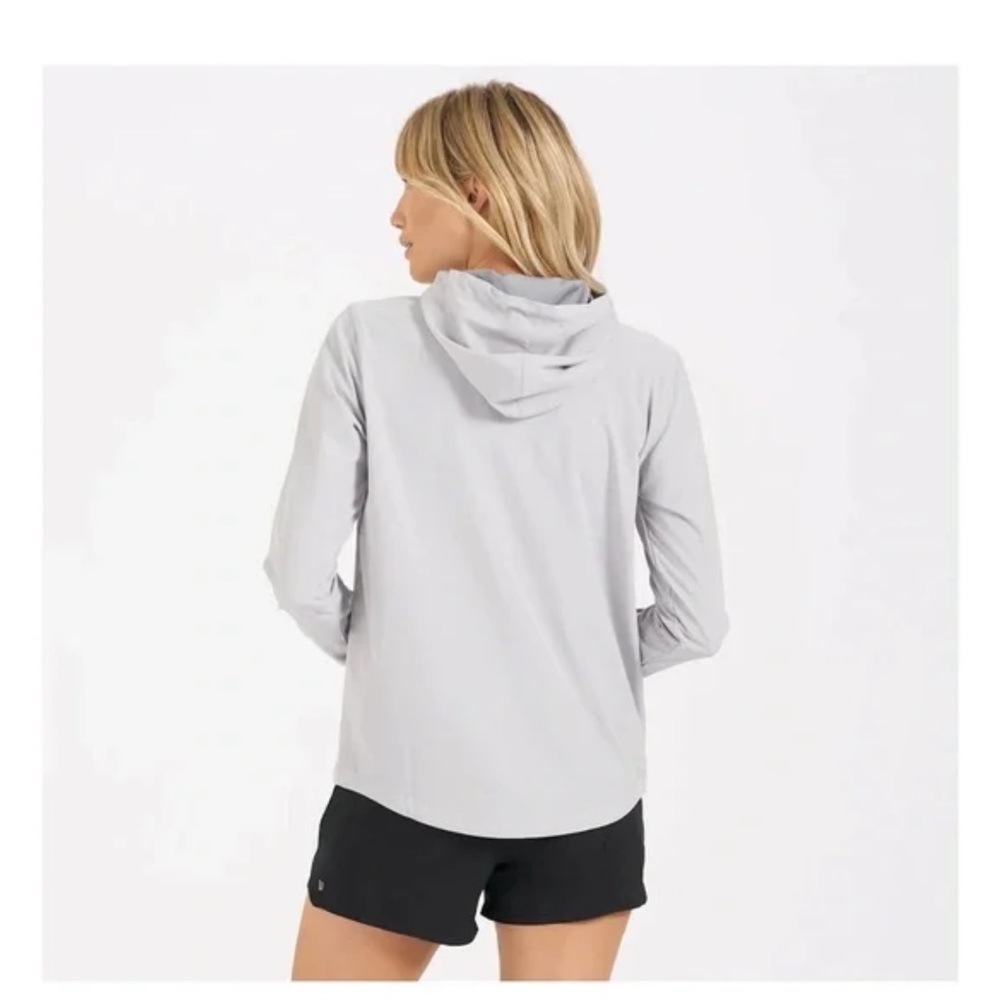 Vuori Women’s Gray Outdoor Trainer Shell Lightwei… - image 6